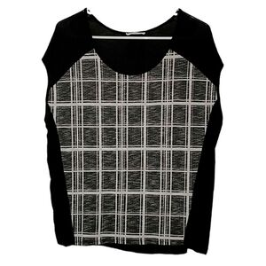 1145 * Le Lis Plaid Print Top Black White Size M